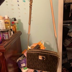 🌻 Michael Kors Jet Set Crossbody 🌻